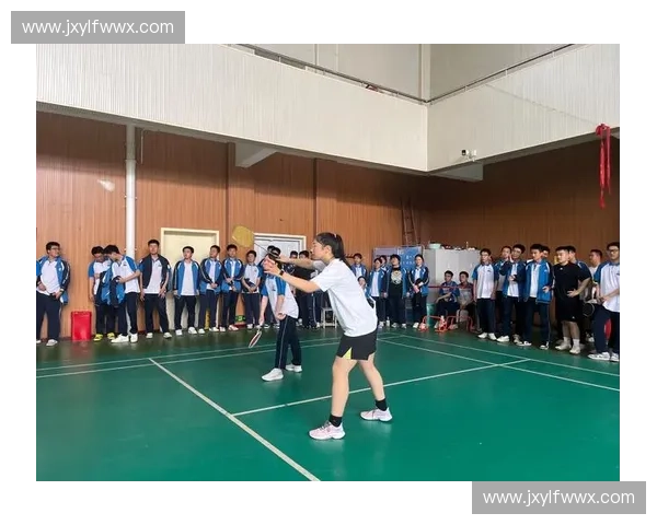 奋勇拼搏凝聚青春力量展现团队风采的校园羽毛球俱乐部成长记