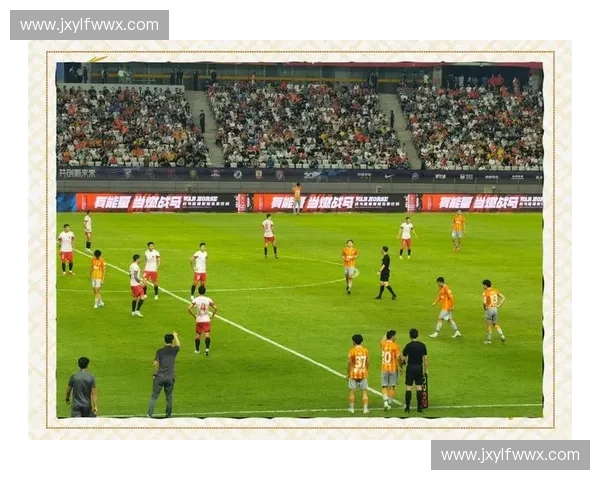 里昂鏖战欧联杯赛场再燃激情誓夺荣耀书写法国足球新篇章